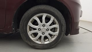 Used 2013 Honda Amaze [2013-2016] 1.2 VX i-VTEC Petrol Manual tyres RIGHT FRONT TYRE RIM VIEW
