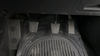 Used 2017 Hyundai Elite i20 [2014-2018] Asta 1.2 (O) Petrol Manual interior PEDALS VIEW