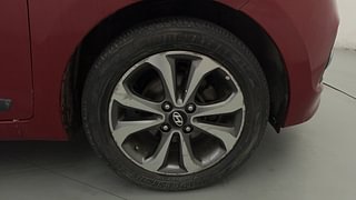 Used 2014 Hyundai Xcent SX 1.2 (O) Petrol Manual tyres RIGHT FRONT TYRE RIM VIEW