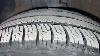 Used 2017 Hyundai Grand i10 [2017-2020] Asta 1.2 Kappa VTVT Petrol Manual tyres LEFT FRONT TYRE TREAD VIEW