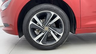 Used 2023 Tata Altroz XZ Plus (S) Diesel Manual tyres LEFT FRONT TYRE RIM VIEW
