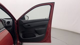 Used 2018 Renault Kwid [2015-2019] RXT Petrol Manual interior RIGHT FRONT DOOR OPEN VIEW