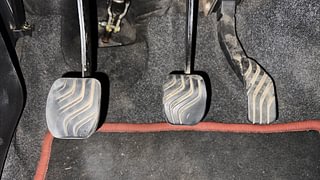 Used 2018 Renault Kwid [2015-2019] RXT Petrol Manual interior PEDALS VIEW