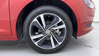 Used 2023 Tata Altroz XZ Plus (S) Diesel Manual tyres RIGHT FRONT TYRE RIM VIEW