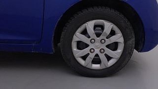 Used 2015 Hyundai Eon [2011-2018] Magna + 1.0 Petrol Manual tyres RIGHT FRONT TYRE RIM VIEW