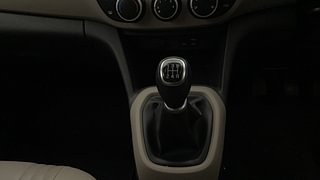 Used 2018 Hyundai Grand i10 [2017-2020] Sportz 1.2 Kappa VTVT Petrol Manual interior GEAR  KNOB VIEW