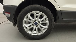 Used 2016 Ford EcoSport [2015-2017] Titanium 1.5L Ti-VCT Petrol Manual tyres RIGHT REAR TYRE RIM VIEW