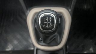 Used 2016 Hyundai Grand i10 [2013-2017] Asta 1.2 Kappa VTVT Petrol Manual interior GEAR  KNOB VIEW