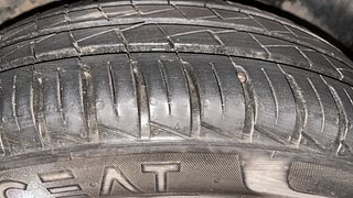 Used 2022 Renault Kwid 1.0 RXT AMT SCE Petrol Automatic tyres RIGHT FRONT TYRE TREAD VIEW