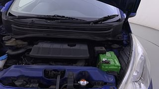 Used 2015 Hyundai Eon [2011-2018] Magna + 1.0 Petrol Manual engine ENGINE LEFT SIDE HINGE & APRON VIEW