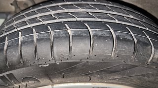 Used 2016 Hyundai Grand i10 [2013-2017] Asta 1.2 Kappa VTVT Petrol Manual tyres RIGHT REAR TYRE TREAD VIEW