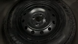 Used 2017 Maruti Suzuki Swift [2014-2017] VXI (O) Petrol Manual tyres SPARE TYRE VIEW