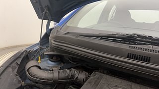 Used 2019 Hyundai Grand i10 [2017-2020] Sportz 1.2 Kappa VTVT Petrol Manual engine ENGINE RIGHT SIDE HINGE & APRON VIEW