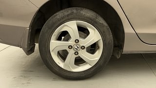 Used 2015 Honda City VX CVT Petrol Automatic tyres RIGHT REAR TYRE RIM VIEW