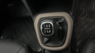 Used 2019 Hyundai Grand i10 [2017-2020] Sportz 1.2 Kappa VTVT Petrol Manual interior GEAR  KNOB VIEW
