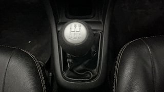 Used 2017 Maruti Suzuki Swift [2014-2017] VXI (O) Petrol Manual interior GEAR  KNOB VIEW