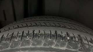 Used 2013 Maruti Suzuki Swift [2011-2017] ZXi Petrol Manual tyres RIGHT REAR TYRE TREAD VIEW