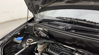 Used 2017 Maruti Suzuki Alto 800 [2016-2019] VXI (O) Petrol Manual engine ENGINE RIGHT SIDE HINGE & APRON VIEW