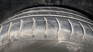 Used 2015 Honda Amaze [2013-2016] 1.2 VX AT i-VTEC Petrol Automatic tyres RIGHT FRONT TYRE TREAD VIEW