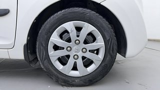 Used 2017 Hyundai Eon [2011-2018] Magna + Petrol Manual tyres RIGHT FRONT TYRE RIM VIEW