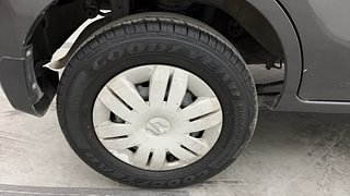 Used 2017 Maruti Suzuki Alto 800 [2016-2019] VXI (O) Petrol Manual tyres RIGHT REAR TYRE RIM VIEW