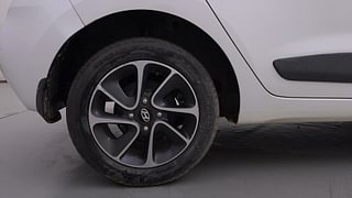 Used 2017 Hyundai Grand i10 [2017-2020] Sportz (O) AT 1.2 Kappa VTVT Petrol Automatic tyres RIGHT REAR TYRE RIM VIEW