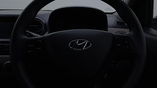 Used 2017 Hyundai Grand i10 [2017-2020] Sportz (O) AT 1.2 Kappa VTVT Petrol Automatic top_features Airbags