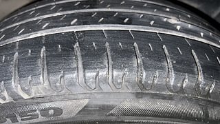 Used 2021 Maruti Suzuki XL6 [2019-2022] Alpha MT Petrol Petrol Manual tyres RIGHT REAR TYRE TREAD VIEW