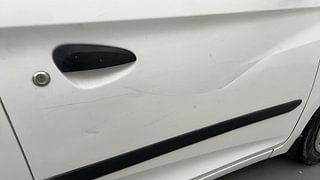 Used 2017 Hyundai Eon [2011-2018] Magna + Petrol Manual dents MINOR SCRATCH