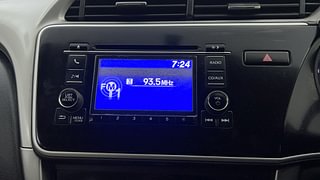 Used 2016 Honda City [2014-2017] V Petrol Manual top_features Integrated (in-dash) music system