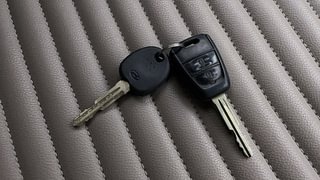Used 2017 Hyundai Grand i10 [2017-2020] Sportz (O) AT 1.2 Kappa VTVT Petrol Automatic extra CAR KEY VIEW
