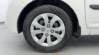 Used 2017 Hyundai Eon [2011-2018] Magna + Petrol Manual tyres LEFT FRONT TYRE RIM VIEW