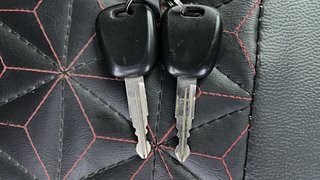 Used 2019 Maruti Suzuki Alto 800 [2016-2019] Lxi Petrol Manual extra CAR KEY VIEW
