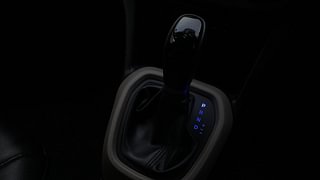 Used 2017 Hyundai Grand i10 [2017-2020] Sportz (O) AT 1.2 Kappa VTVT Petrol Automatic interior GEAR  KNOB VIEW