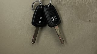 Used 2016 Honda City [2014-2017] V Petrol Manual extra CAR KEY VIEW