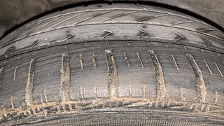 Used 2017 Hyundai Grand i10 [2017-2020] Sportz (O) AT 1.2 Kappa VTVT Petrol Automatic tyres RIGHT REAR TYRE TREAD VIEW
