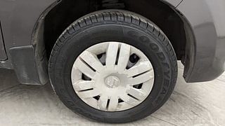 Used 2017 Maruti Suzuki Alto 800 [2016-2019] VXI (O) Petrol Manual tyres RIGHT FRONT TYRE RIM VIEW