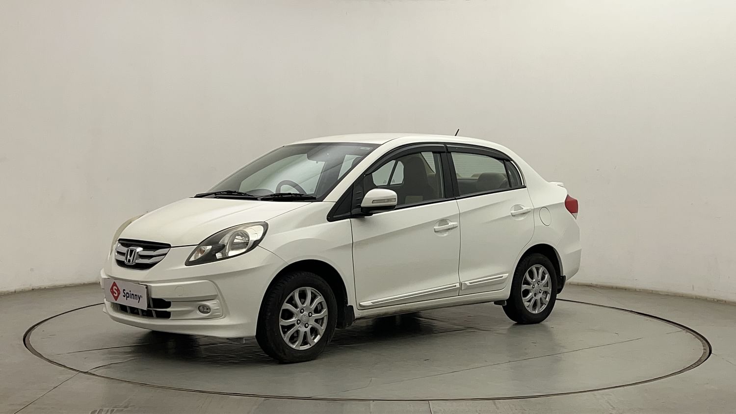 LEFT FRONT CORNER VIEW