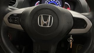 Used 2016 Honda Amaze [2013-2016] 1.2 S i-VTEC Petrol Manual top_features Steering mounted controls