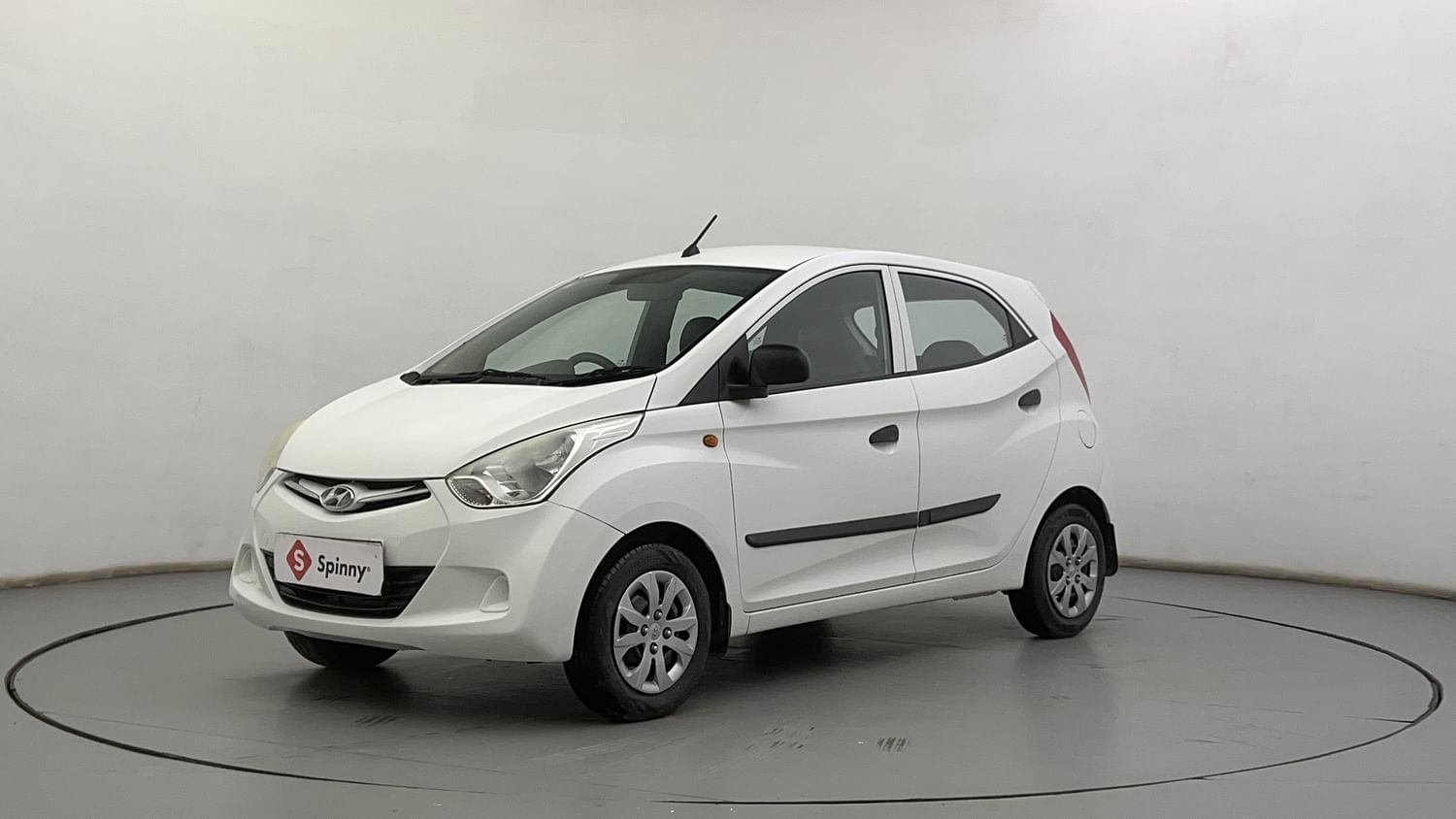 LEFT FRONT CORNER VIEW