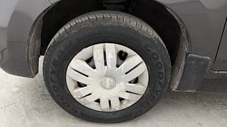 Used 2017 Maruti Suzuki Alto 800 [2016-2019] VXI (O) Petrol Manual tyres LEFT FRONT TYRE RIM VIEW