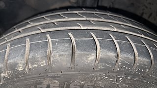 Used 2015 Honda Amaze [2013-2016] 1.2 VX AT i-VTEC Petrol Automatic tyres LEFT FRONT TYRE TREAD VIEW