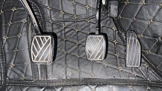 Used 2021 Maruti Suzuki XL6 [2019-2022] Alpha MT Petrol Petrol Manual interior PEDALS VIEW