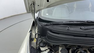 Used 2017 Hyundai Eon [2011-2018] Magna + Petrol Manual engine ENGINE RIGHT SIDE HINGE & APRON VIEW