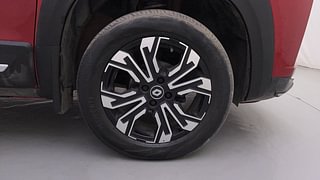 Used 2021 Renault Kiger RXZ 1.0 Turbo MT Dual Tone Petrol Manual tyres RIGHT FRONT TYRE RIM VIEW