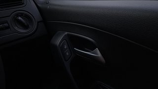 Used 2019 Volkswagen Ameo [2016-2020] 1.0 Trendline Petrol Petrol Manual top_features Central locking