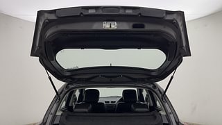 Used 2017 Maruti Suzuki Swift [2011-2017] VXi Petrol Manual interior DICKY DOOR OPEN VIEW