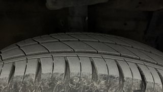 Used 2017 Maruti Suzuki Swift [2011-2017] VXi Petrol Manual tyres RIGHT FRONT TYRE TREAD VIEW