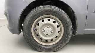 Used 2015 Hyundai i10 magna 1.1 Petrol Manual tyres LEFT FRONT TYRE RIM VIEW