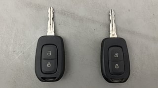 Used 2022 Renault Duster [2020-2022] RXS Turbo Petrol Manual extra CAR KEY VIEW